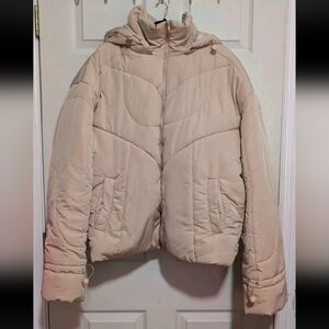 PrettyLittleThing Puffer Jacket L Light Beige Short Cozy Winter Hooded